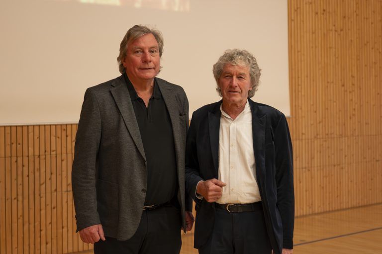 Einblicke - Tone Bechters Filmpremiere: Der neue Obmann vom Verein akkurat Walter Lingg mit Tone Bechter