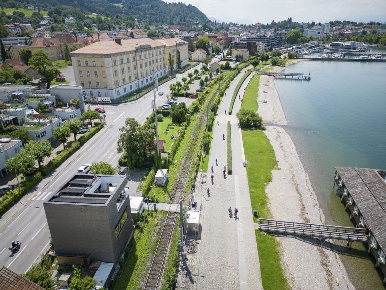 Bahnausbau auf dem Wartegleis