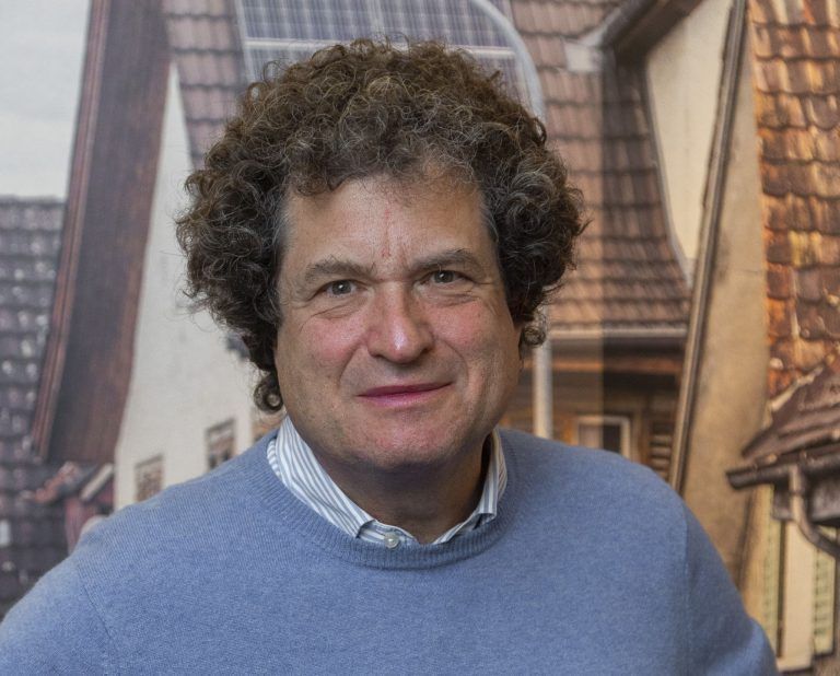 PK neue Ausstellung "Am Rand. Zusammen leben in der Unergass' Portraits Kuratorin Hanno Loewy
