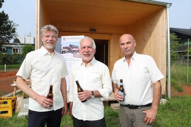 Start für neuartiges Wohnen am Kapellenweg: Trimana-Team: Architekt Marius Cerha, Baumeister Wilhelm Hager und Dieter Furtenbach.
