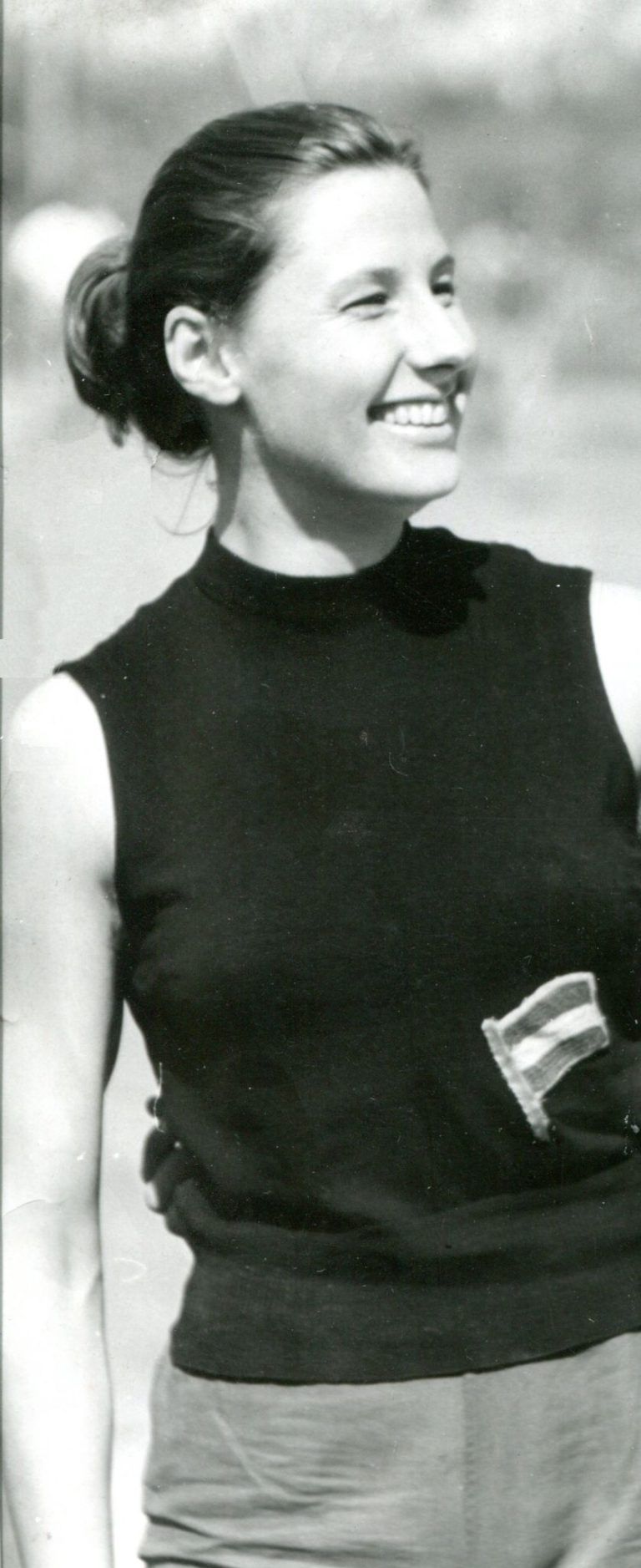 Melbourne 1956 als absoluter Karrierehöhepunkt: Reinelde Knapp 1955 bei einem Länderkampf (Foto: privat)