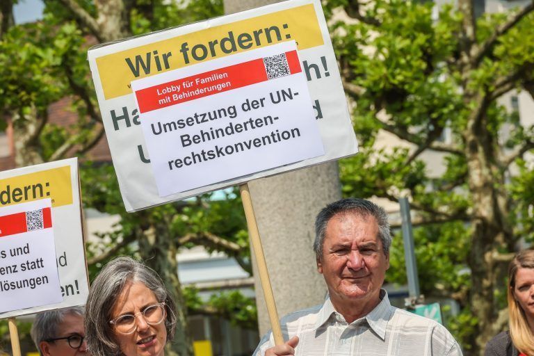 13.000 Unterschriften und eine Einladung