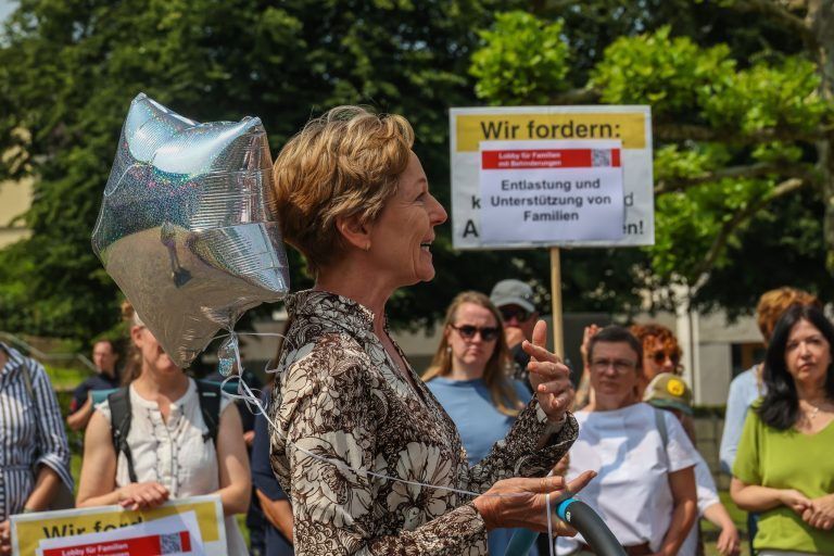 13.000 Unterschriften und eine Einladung