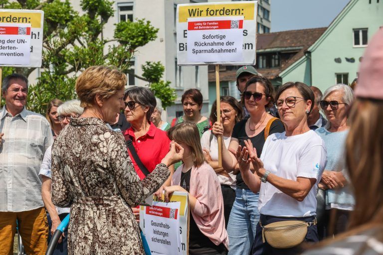 13.000 Unterschriften und eine Einladung