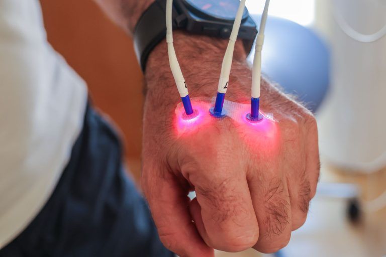 Regeneration durch Schall, Licht und Impulse – neue Wege in der Schmerztherapie