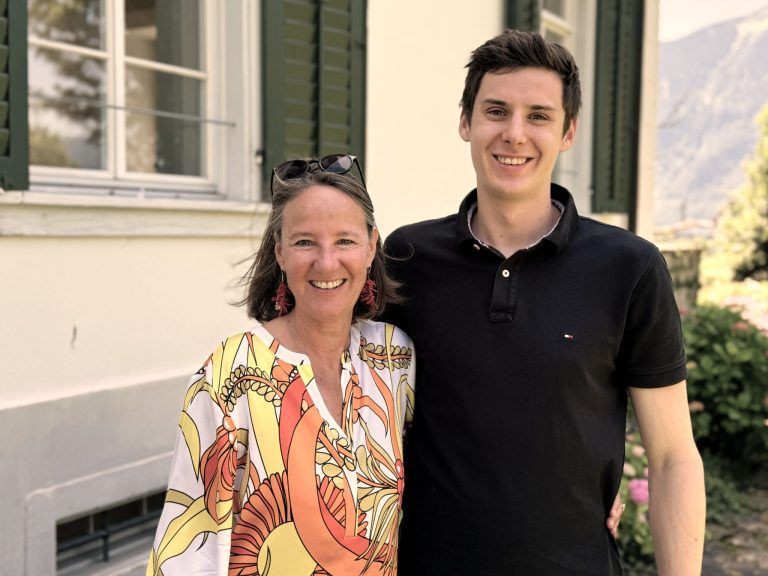 Kunst, Musik und Begegnung: Sabine Lässer mit Sohn Paul Pesl.