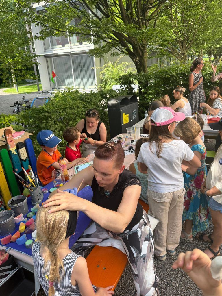 Unter den Linden wurde wieder gefeiert!: Beim Kinderschminken war "volles Haus"