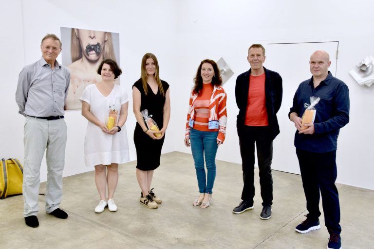 "Stachel im Fleisch der Gesellschaft": Roland Haas, Anastasiya Yarovenko, Olesia Grygoruk, Dagmar Lang, Christian Moisl und Tom Eller, v. l.