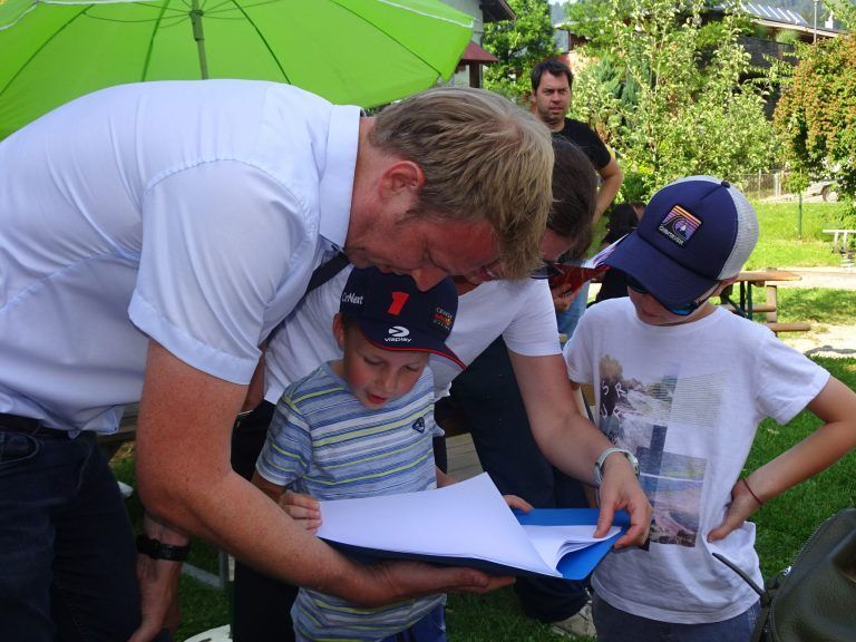 Ein Fest der Generationen : Stolz zeigten die Kinder ihren Eltern was sie in diesem besonderen Kindi-Jahr alles erlebt haben.