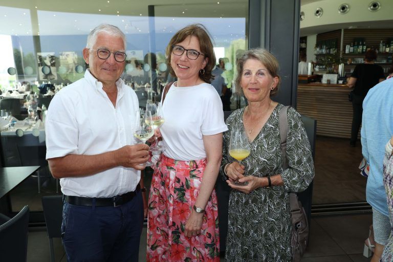 "Lions" helfen mit Golfturnier : Daniel Wiesner, Barbara Bauer und Gerlinde Wiesner.