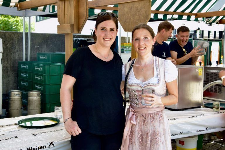 Klangwolke schwebte überm Städtle: Sabrina Enzinger (l.) und Elisabeth Stroppa