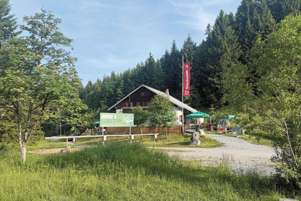 Riebelfrühstück mit Aussicht auf der Emser Hütte genießen