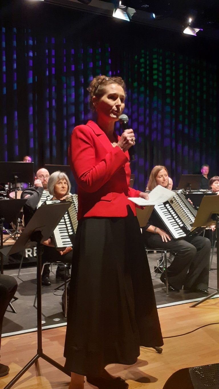 Präsidentin Brigitte Gasser bei ihrer kurzen Rückschau (Foto: OS)