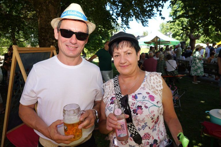Vielfältiger Freiraum feierlich eröffnet : Andreas und Gabi Morscher feierten das Fest.
