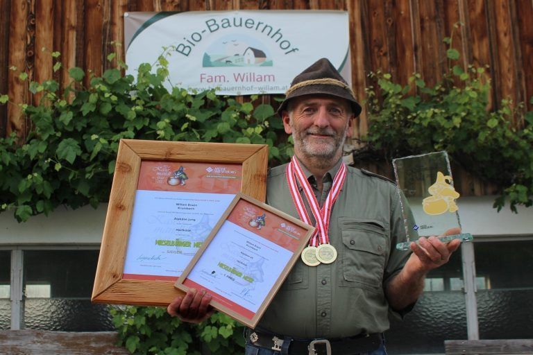 Kasermandl und Goldregen für Ländle-Käse: Einige Jahre war die Sennerei der Alpe Wurzach nicht in Betrieb, jetzt schaffte Erwin Willam beim Neustart gleich auf Anhieb zweimal Gold und ein Kasermandl in Wieselburg. PETER STRAUSS