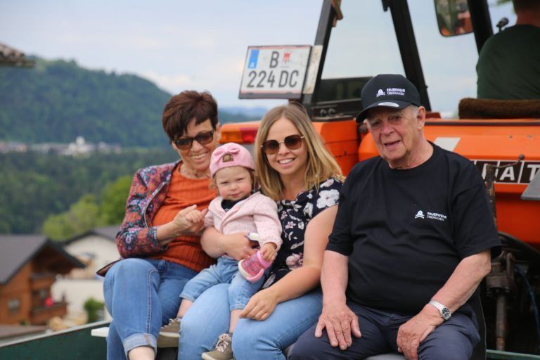 Viel Nostalgie zur Dienstfreistellung : Feuerwehrfest mit Oldtimertreffen in Buch (Bildergalerie)