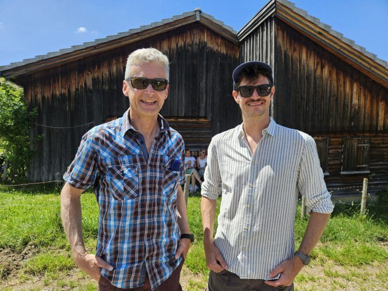 Gesang und Musik in freier Natur: Musiklehrer: Bertram Waldner und Jodok Lingg.