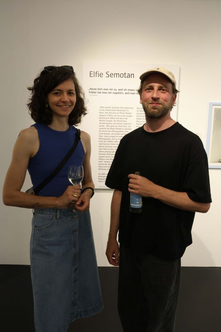 Fotolegendinnen im Flatz Museum: Verena Knöpfle und Martin Schachenhofer.