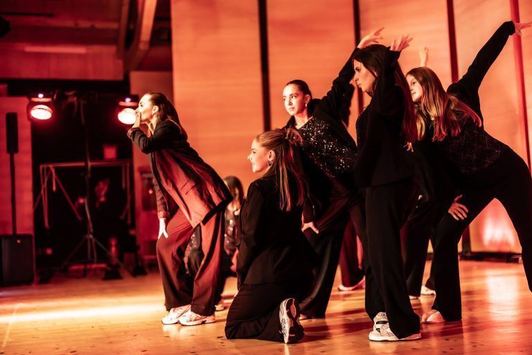 Beeindruckende Performance auf der Tanzbühne
