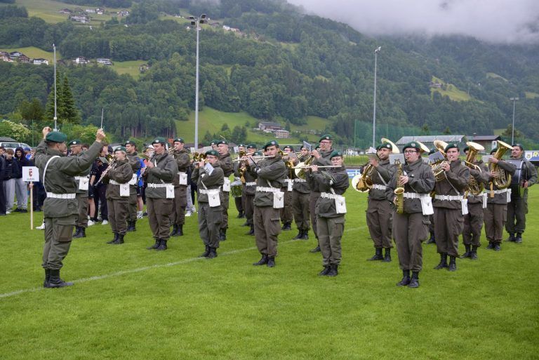 Ländle-Polykickern gelang Sensation: Auftritt der Militärmusik Vorarlberg im Fußballstadion.