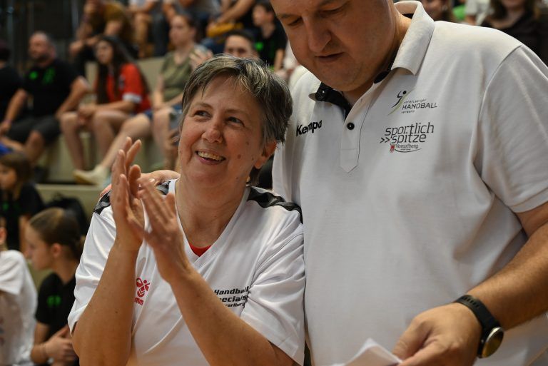 Ein Handballspiel, das verbindet: Susanne Vetter freute sich auf ihren Einsatz auf dem Feld.