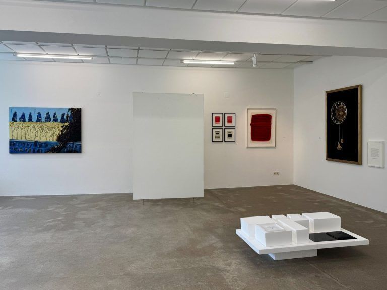 KRIEG UND/ODER FRIEDEN? – Sommerausstellung im Kunstforum Montafon