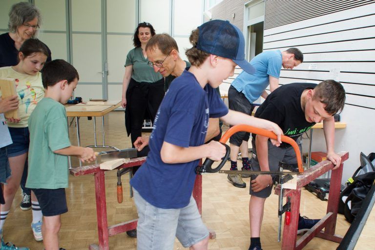 Basteln, Tanzen und Staunen: Für jeden war bei den Workshops etwas dabei.