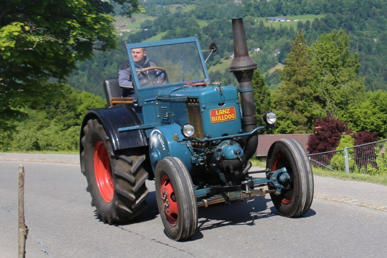 Viel Nostalgie zur Dienstfreistellung : Feuerwehrfest mit Oldtimertreffen in Buch (Bildergalerie)