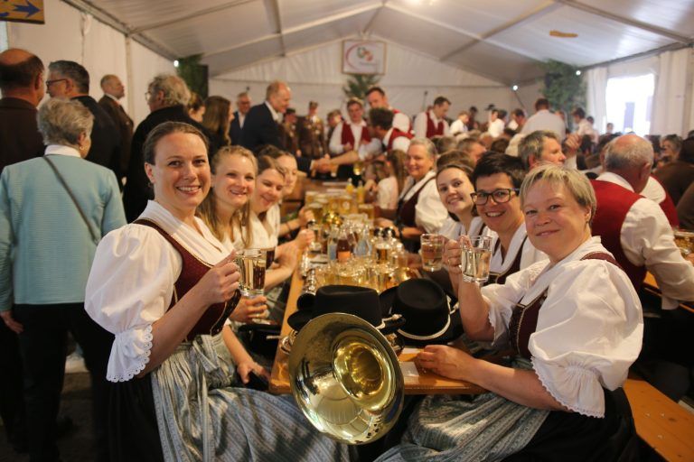 Viel Nostalgie zur Dienstfreistellung : Feuerwehrfest mit Oldtimertreffen in Buch (Bildergalerie)