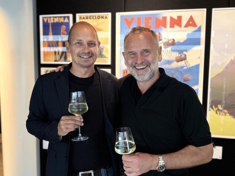 Kunst und Hotelerie: Stefan Jielg (Arche Noah Museum) und Rainer Troy (Theatercafe).