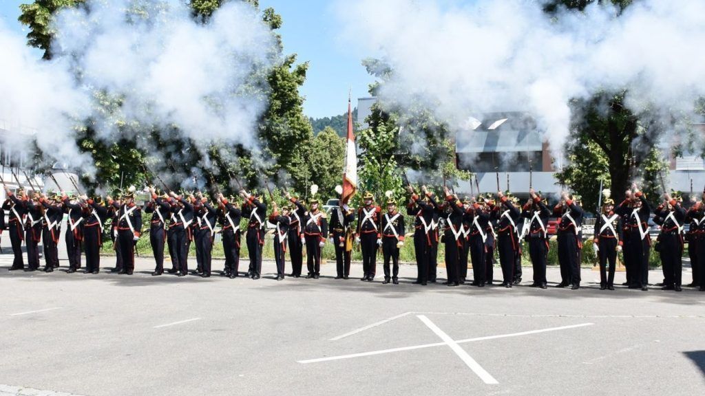 Festliches Kanonenfeuer und besondere Jubiläen an Fronleichnam