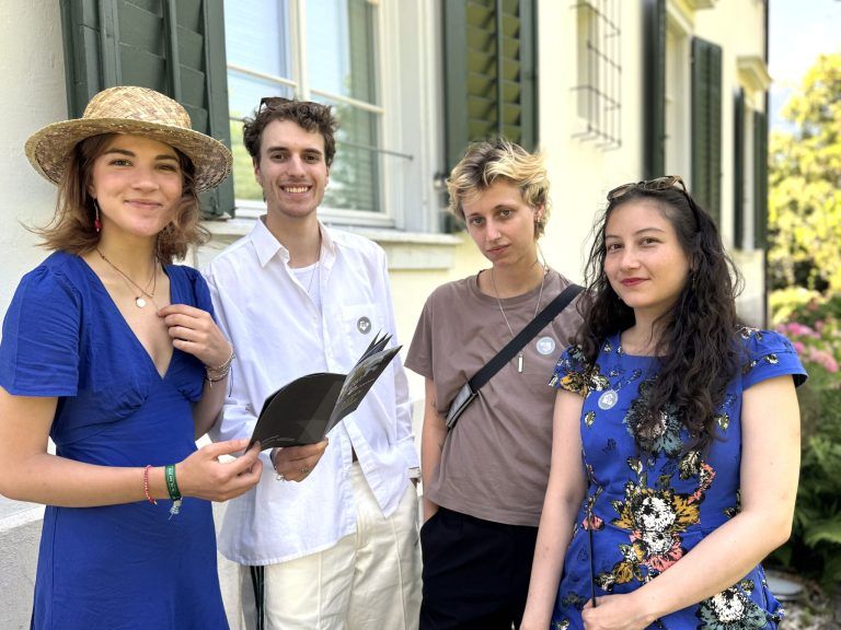 Helena Erhart, Clemens Gächter, Luna Heidegger und Chantal Boso-Flores präsentierten gemeinsam mit zwanzig anwesenden Kunstschaffenden ihre Arbeiten.