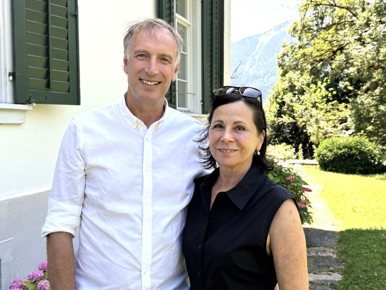 Kunst, Musik und Begegnung: Hannes Metzler (Kulturverein Bahnhof) und Silvia Benzer.