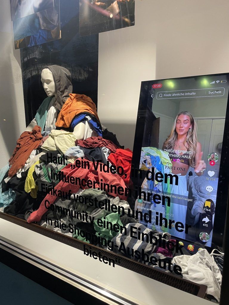 Bye Buy im Schaufenster: Vor dem ehemaligen Modehaus Diem blieb in diesen Tagen kaum jemand achtlos stehen.