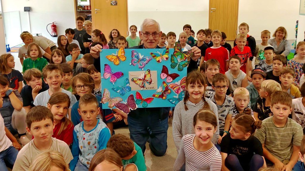 Schüler aktiv für Schmetterlingskinder