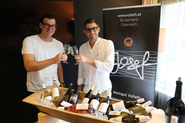 "Genussreise" im Hotel "Montfort": Gast Thomas Kilga und Josef Vollath.