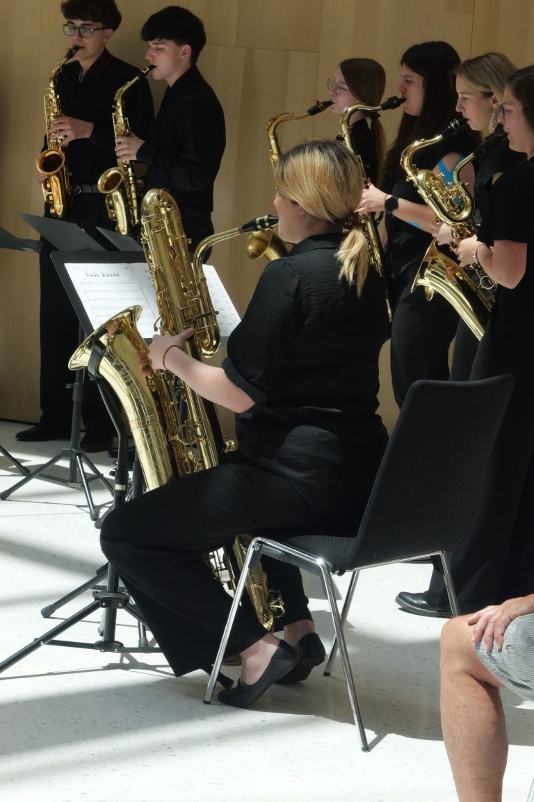 Saxophon in seiner ganzen Bandbreite: Auch das Baritonsaxophon kam in dem gelungenem Auftritt zum Einsatz.