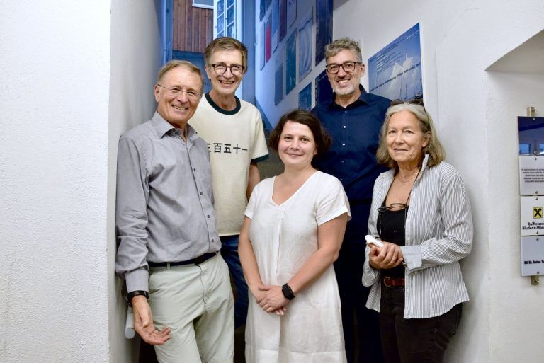 "Stachel im Fleisch der Gesellschaft": Roland Haas, Othmar Eder, Anastasiya Yarovenko, Michael Kasper und Rita Eder, v. l.