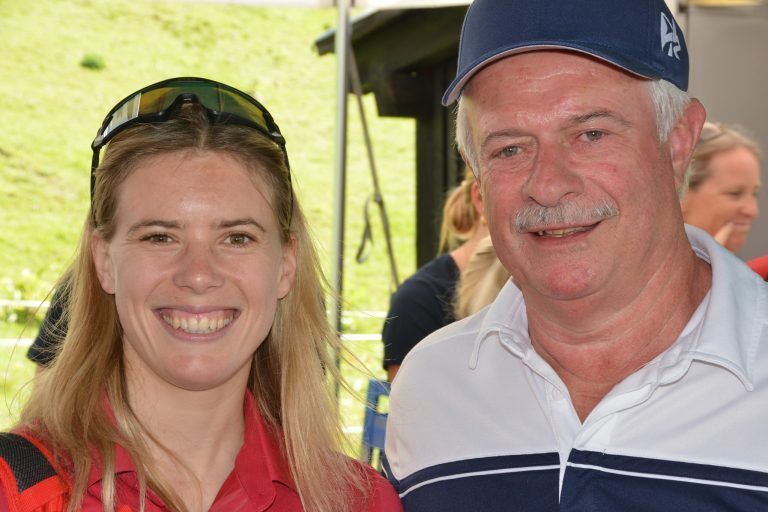 alle Fotos: Michael Tagger: Skistar Katharina Liensberger und SK Rankweil Obmann Hannes Schnetzer hatten viel Spaß.