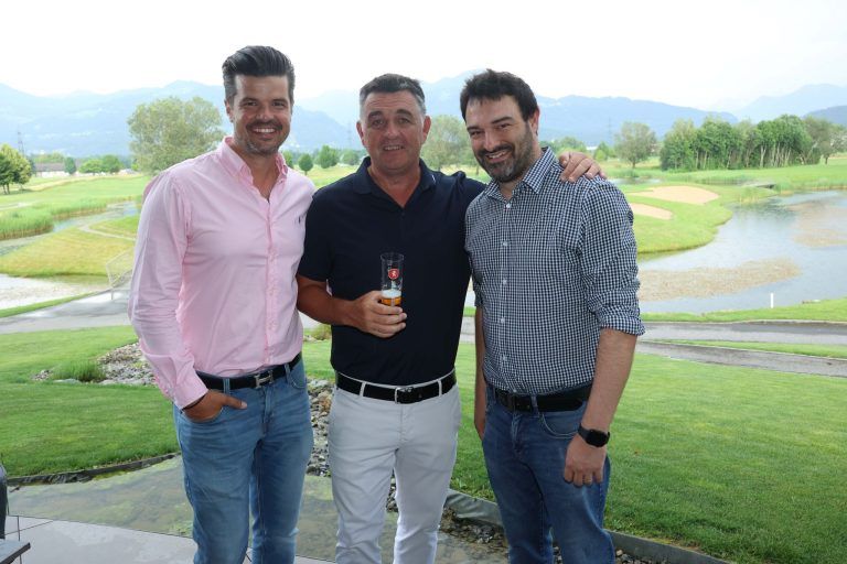 "Lions" helfen mit Golfturnier : Michael Gau ("Supergau"), Andreas Loretz ("Pümpel") und Golfclub-GF Christoph Fröhle.