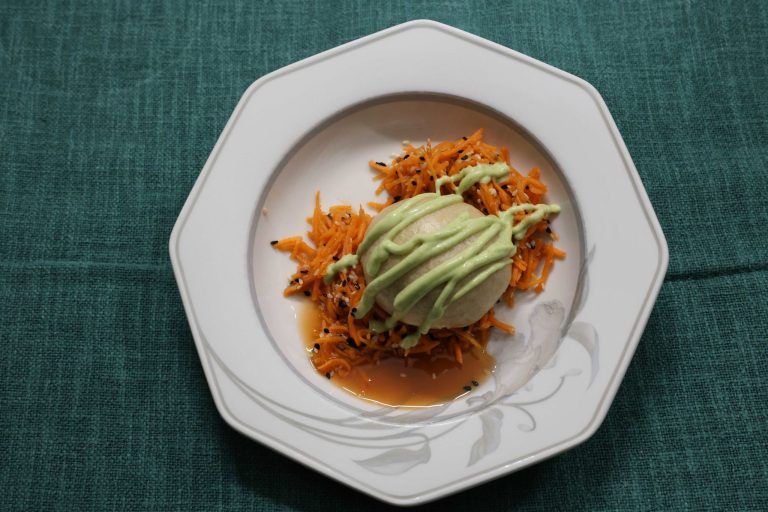 Slow Food-Gedanke einmal mehr gepflegt: Mit Rind gefülltes Bao Bun an Koriander-Mayo und Karotte.