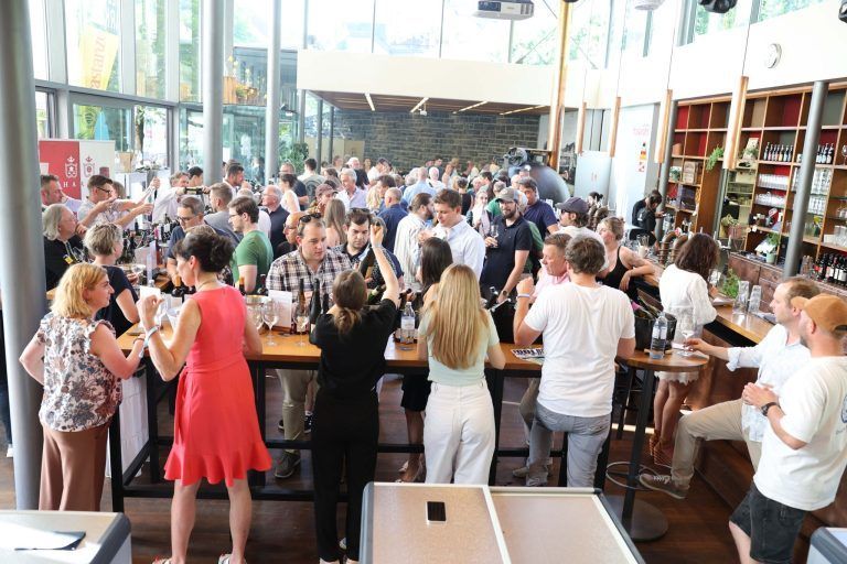 Weindorado popt in Braugaststätte auf: Die zweiete "LAuter Wein"-Hausmesse fand großen Zuspruch.