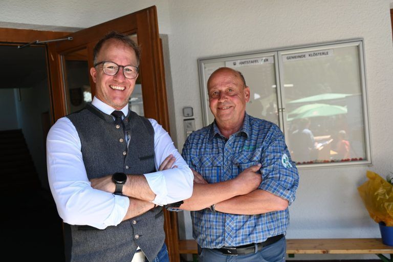 70 Jahre Bergrettung Klösterle: Landesrat Christian Gantner mit Organisator Richard Ladstätter.