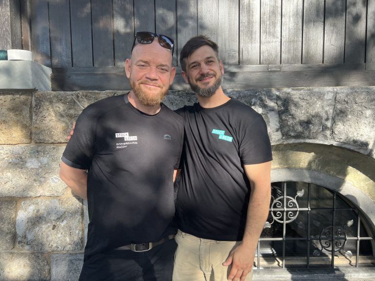 Tag der offenen Tür im Gesundheitscampus Bludenz: Stefan Meyer (l.) und Sebastian Tschofen von Stock & Bein kamen als Besucher zum Tag der offenen Türen.