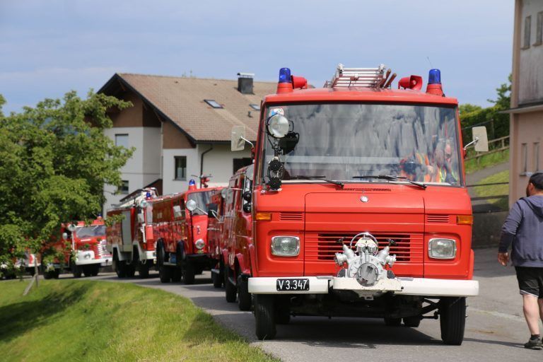 Viel Nostalgie zur Dienstfreistellung : Feuerwehrfest mit Oldtimertreffen in Buch (Bildergalerie)