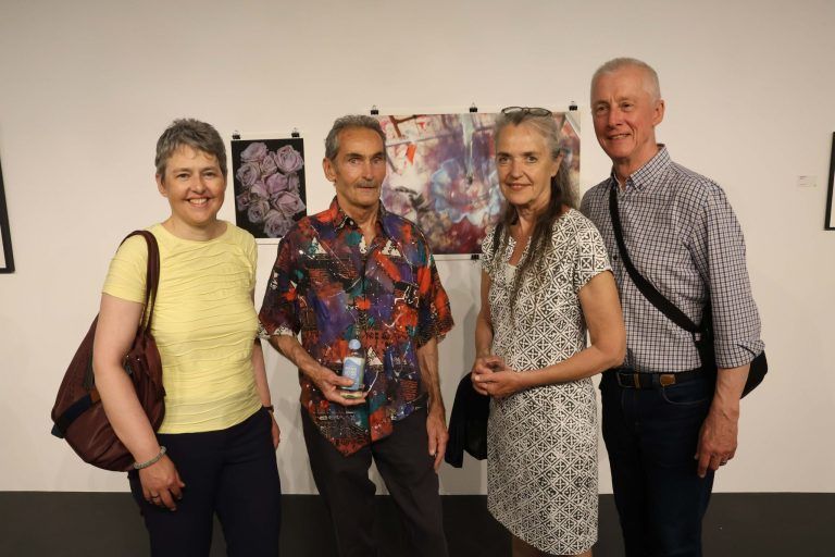 Fotolegendinnen im Flatz Museum: Carmen Loretzh, Rudl Lässer, Ingrid Fleisch und Galerist Erhard Witzel.
