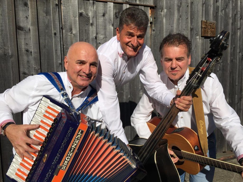 Ex-Klostertaler beehrt mit seinem Trio das Café Meran in Bludenz