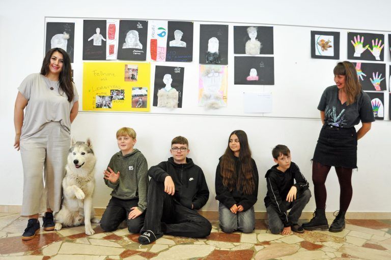 Kunst, Tierschutz und Fair Trade spielten neben Husky Lotus die Hauptrolle in diesem Projekt.