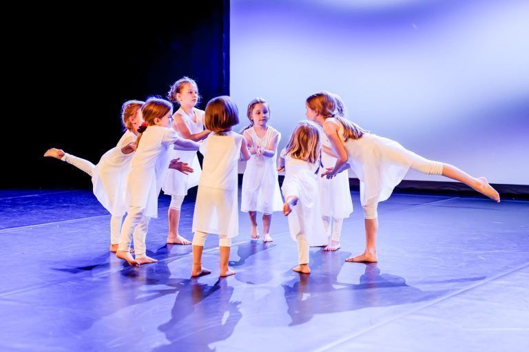 Nachtschwärmer auf der Bühne: Jedes Jahr präsentiert die Musikschule beim tanzportal ihr Können.