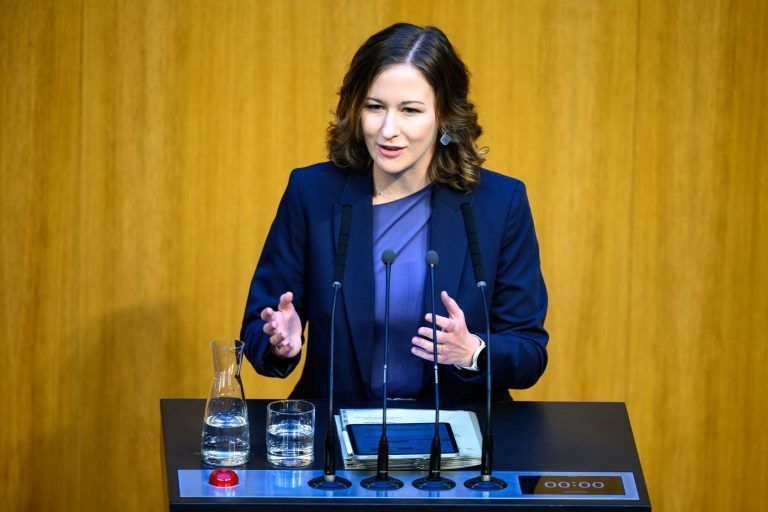 Expertin Stainer-Hämmerle analysiert die ersten 100 Tage der Minister: "Er ist bislang unauffällig"